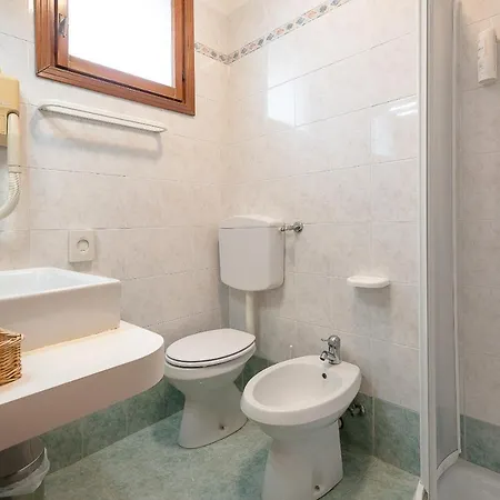 Royal Garni Hotel 3*