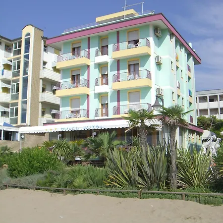 Royal Garni Hotel 3*