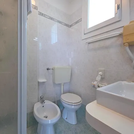 Royal Garni Ξενοδοχείο 3*