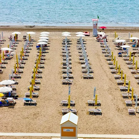 Ξενοδοχείο Royal Garni 3*