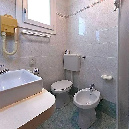 فندق Royal Garni 3*