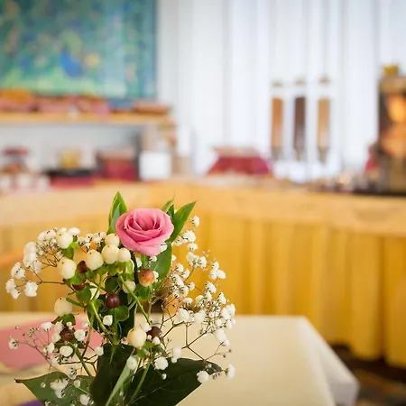 Ξενοδοχείο Royal Garni