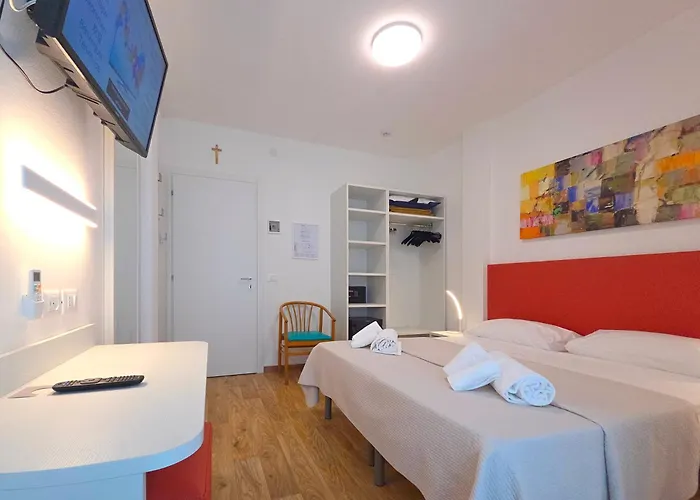 Royal Garni فندق 3*